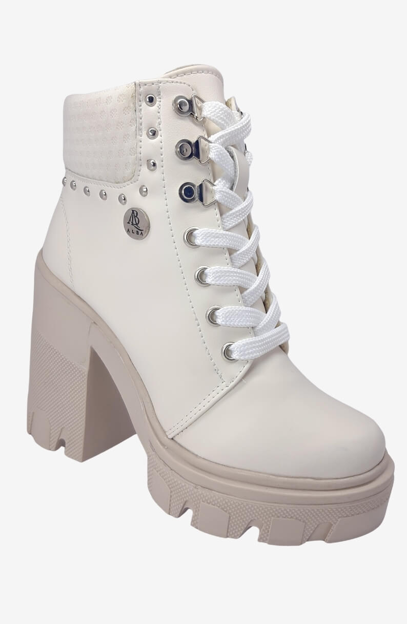 Botines Tacon Caro Beige altos, con cordones, tachuelas y plataforma